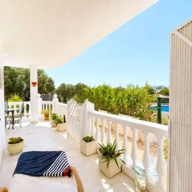 Продажа апартаментов на первом этаже в Estepona