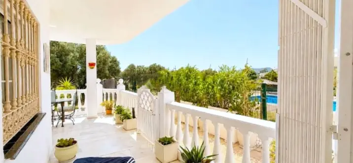 Продажа апартаментов на первом этаже в Estepona 4