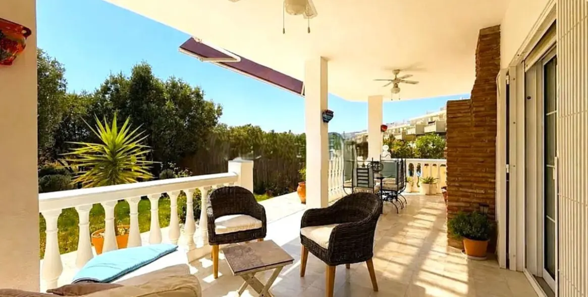 Продажа апартаментов на первом этаже в Estepona 11