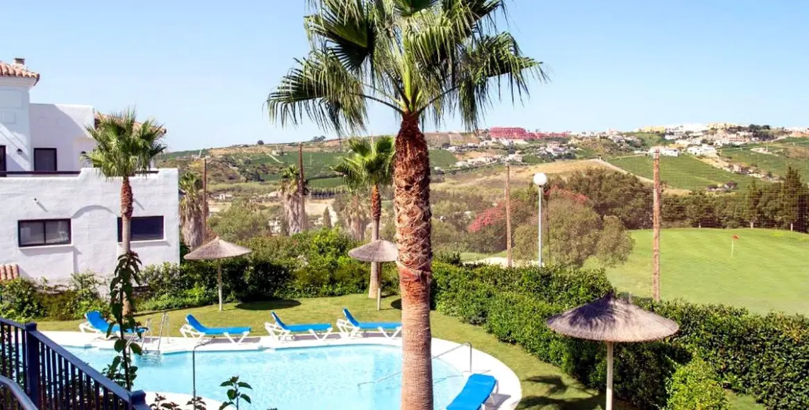 Sale of ground floor apartment in Manilva 11