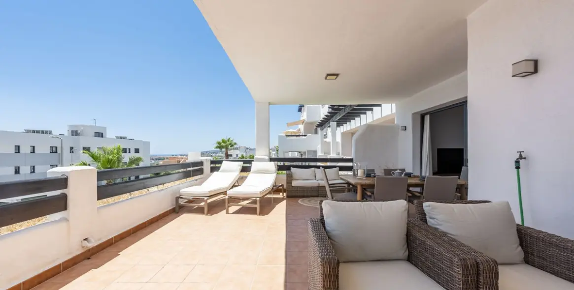 Sale of ground floor apartment in Manilva 13