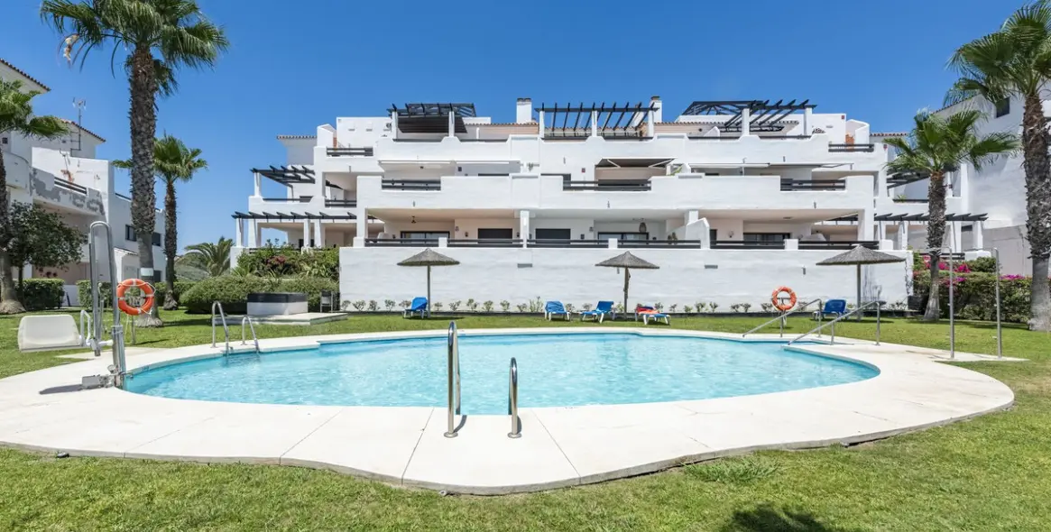 Sale of ground floor apartment in Manilva 18