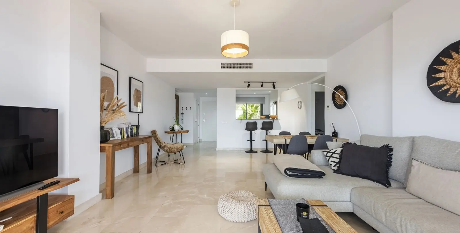 Sale of ground floor apartment in Manilva 2