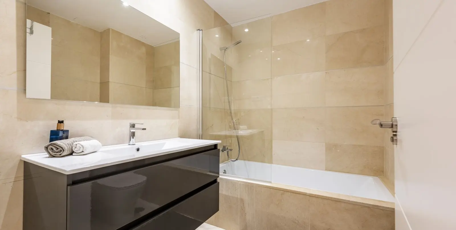 Sale of ground floor apartment in Manilva 9