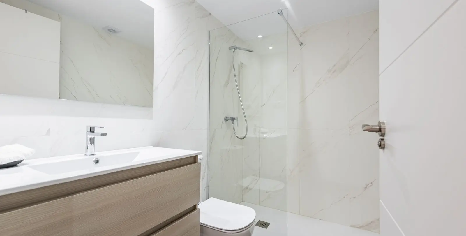 Sale of ground floor apartment in Manilva 10