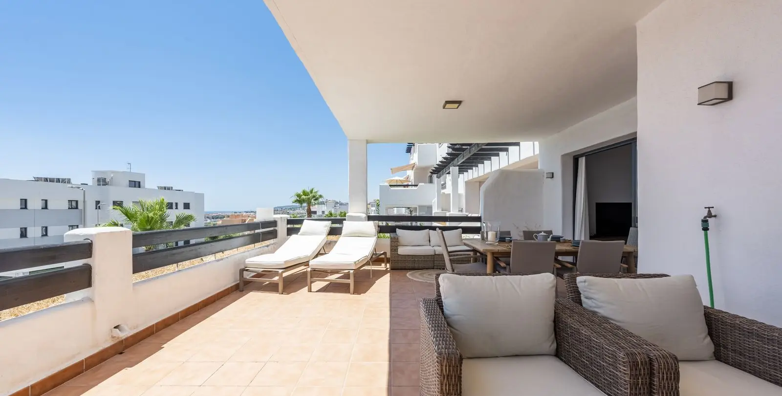 Sale of ground floor apartment in Manilva 13