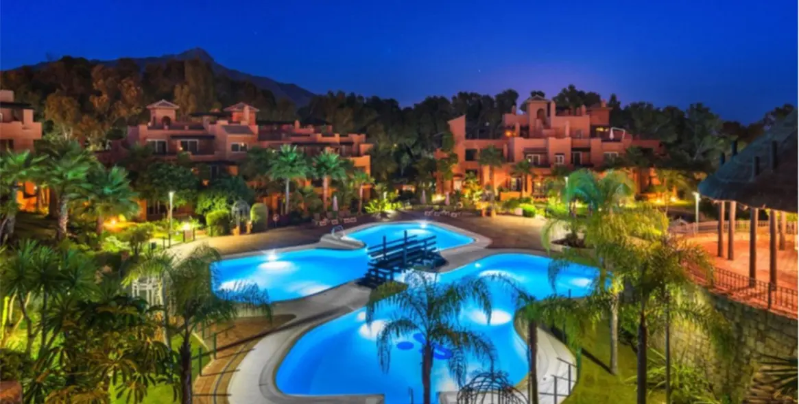 Venta de apartamento en planta baja en Nueva Andalucía 1
