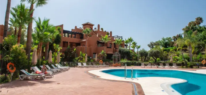 Venta de apartamento en planta baja en Nueva Andalucía 2