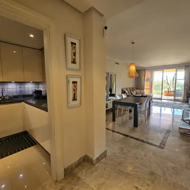 Venta de apartamento en planta baja en Nueva Andalucía