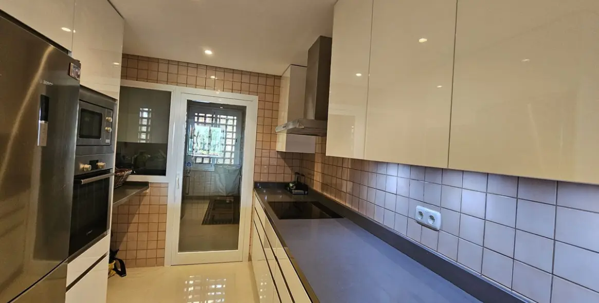 Venta de apartamento en planta baja en Nueva Andalucía 16