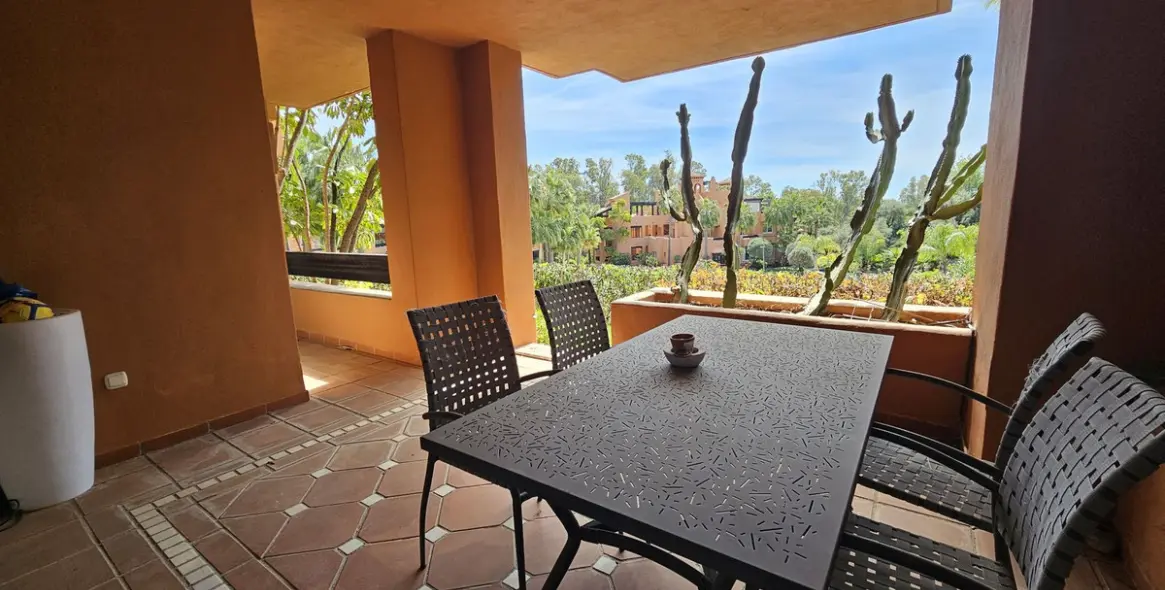 Venta de apartamento en planta baja en Nueva Andalucía 19