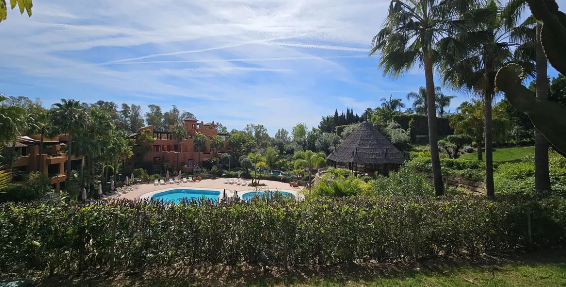 Venta de apartamento en planta baja en Nueva Andalucía 27