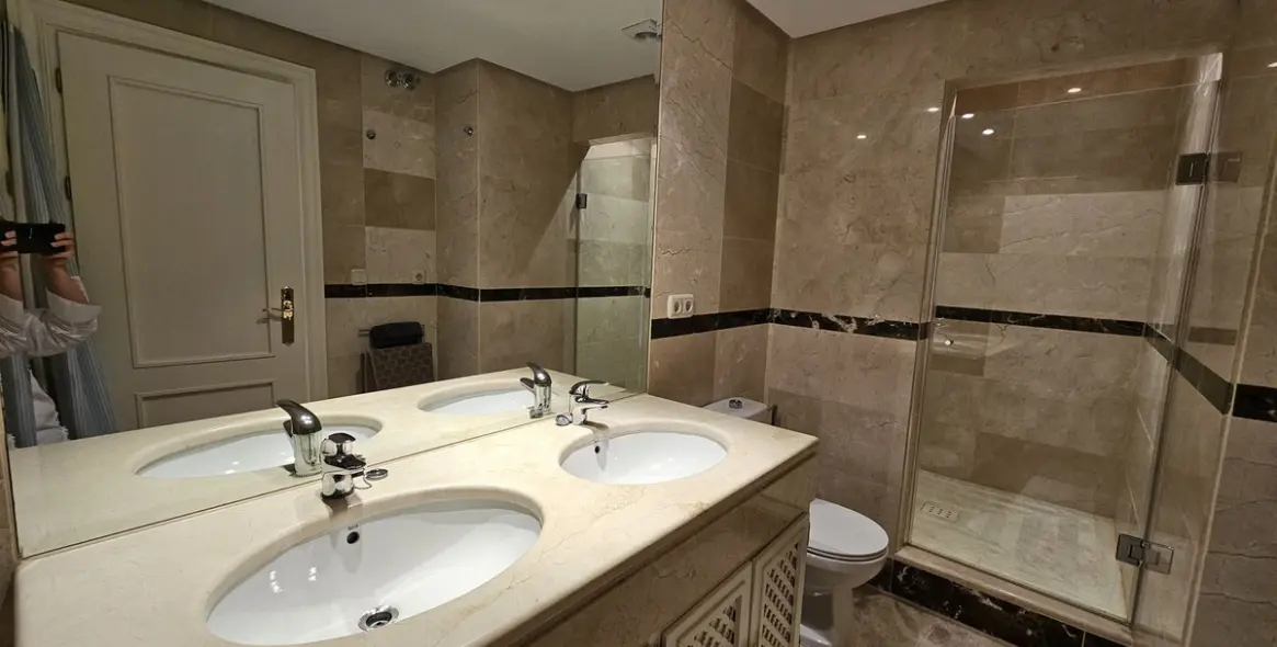 Venta de apartamento en planta baja en Nueva Andalucía 40