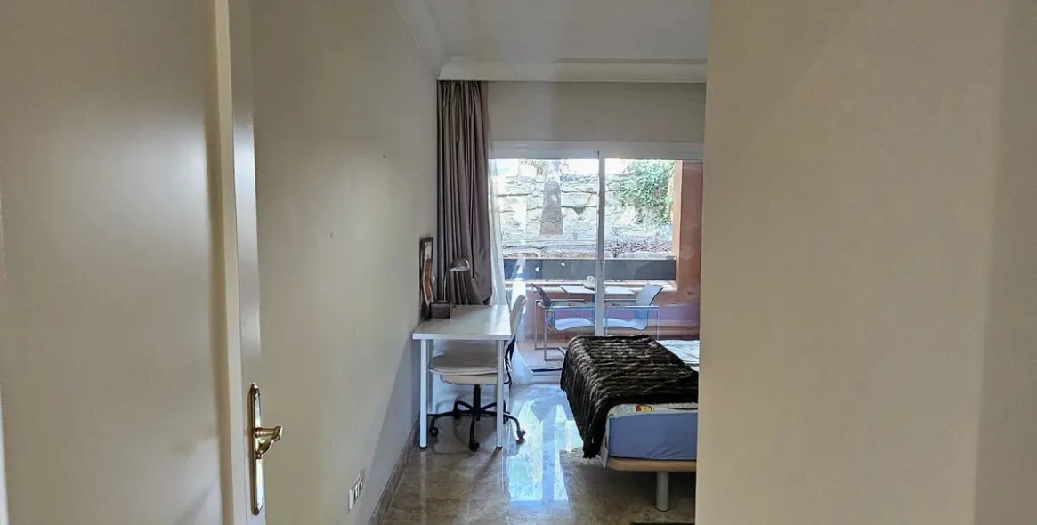 Venta de apartamento en planta baja en Nueva Andalucía 41