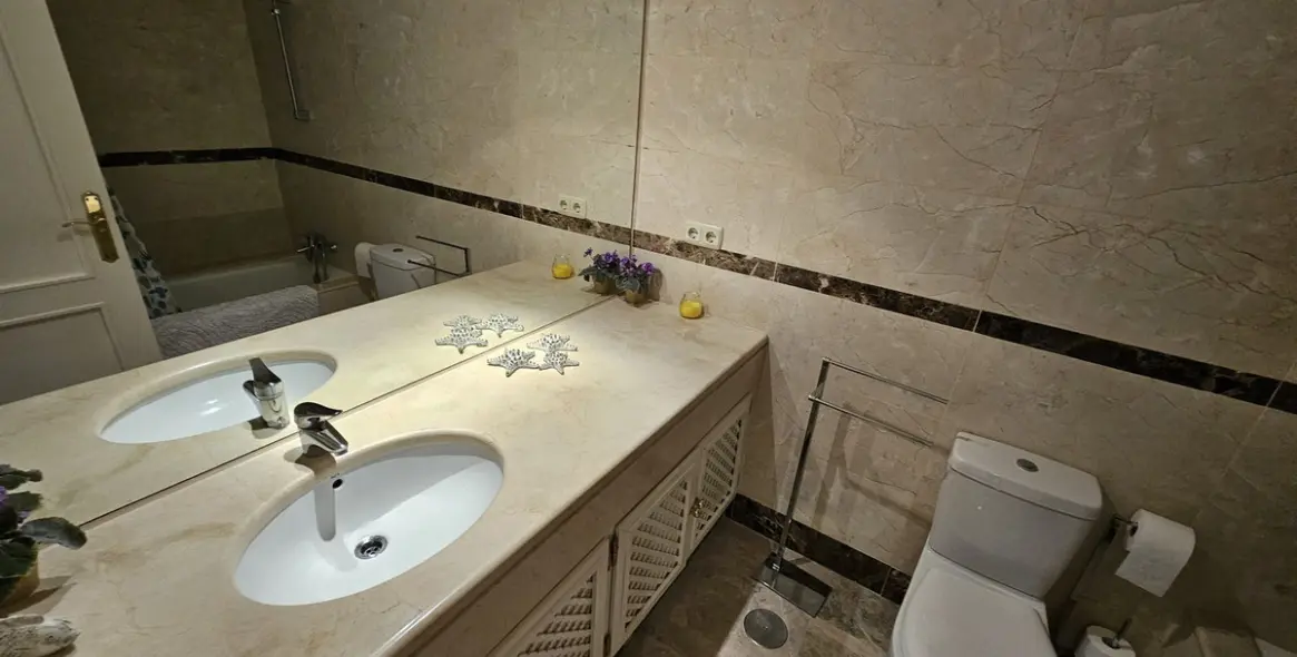 Venta de apartamento en planta baja en Nueva Andalucía 50
