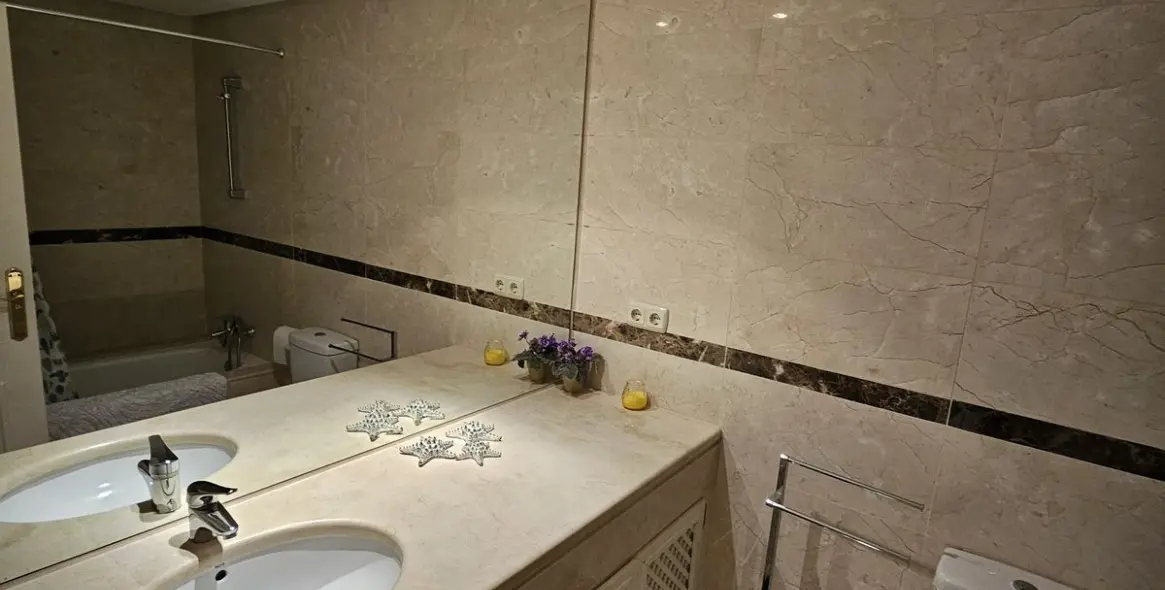 Venta de apartamento en planta baja en Nueva Andalucía 52