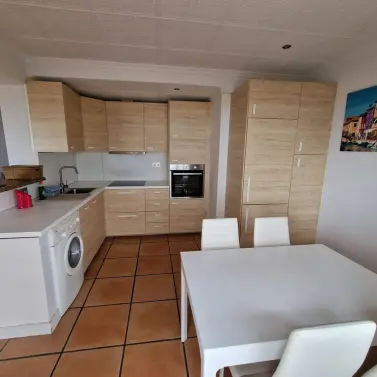 Sale of middle floor apartment in Estepona