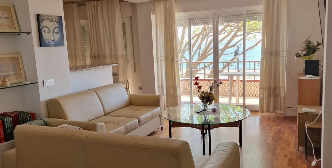 Sale of middle floor apartment in Estepona 12