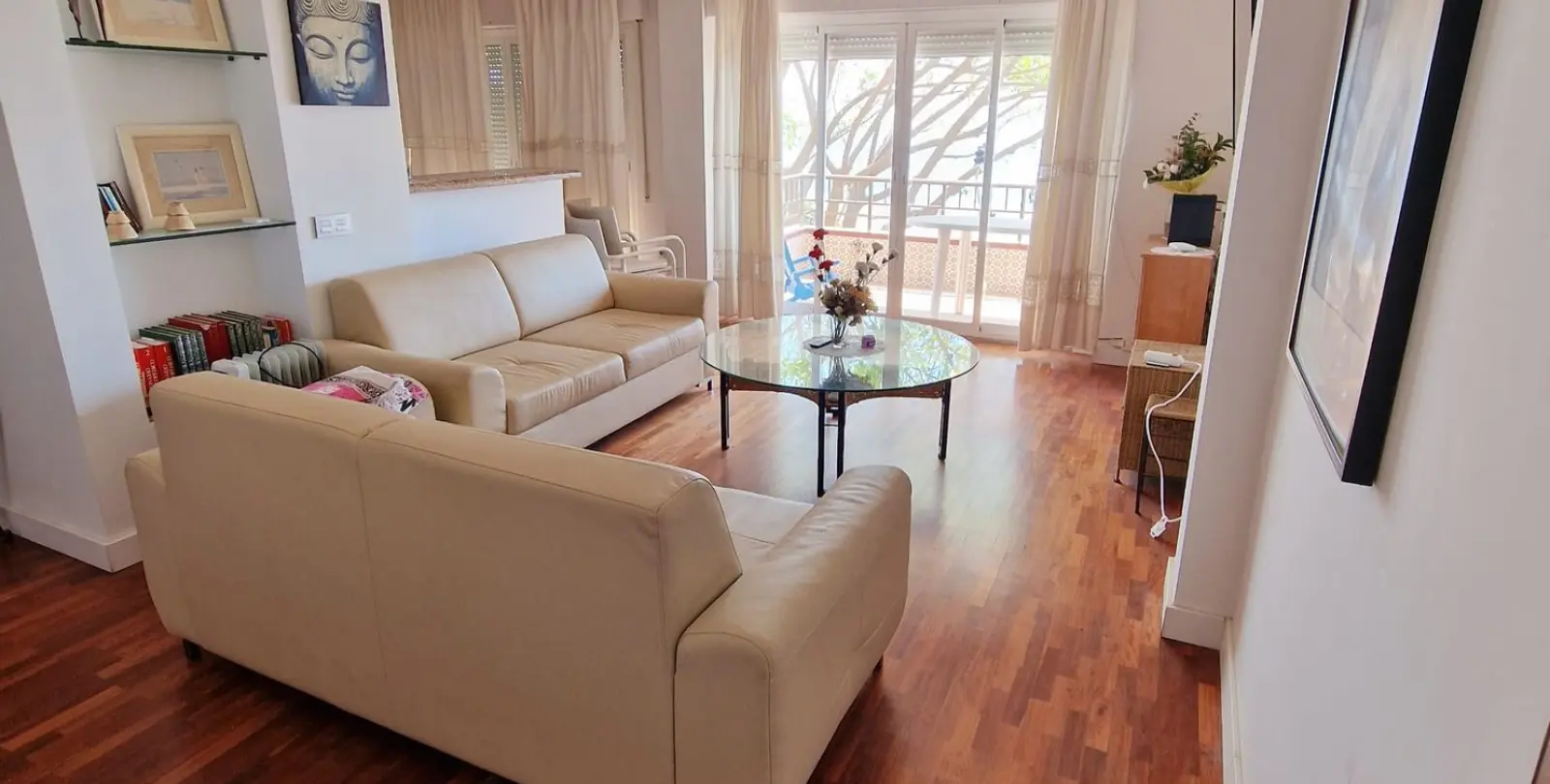 Sale of middle floor apartment in Estepona 3