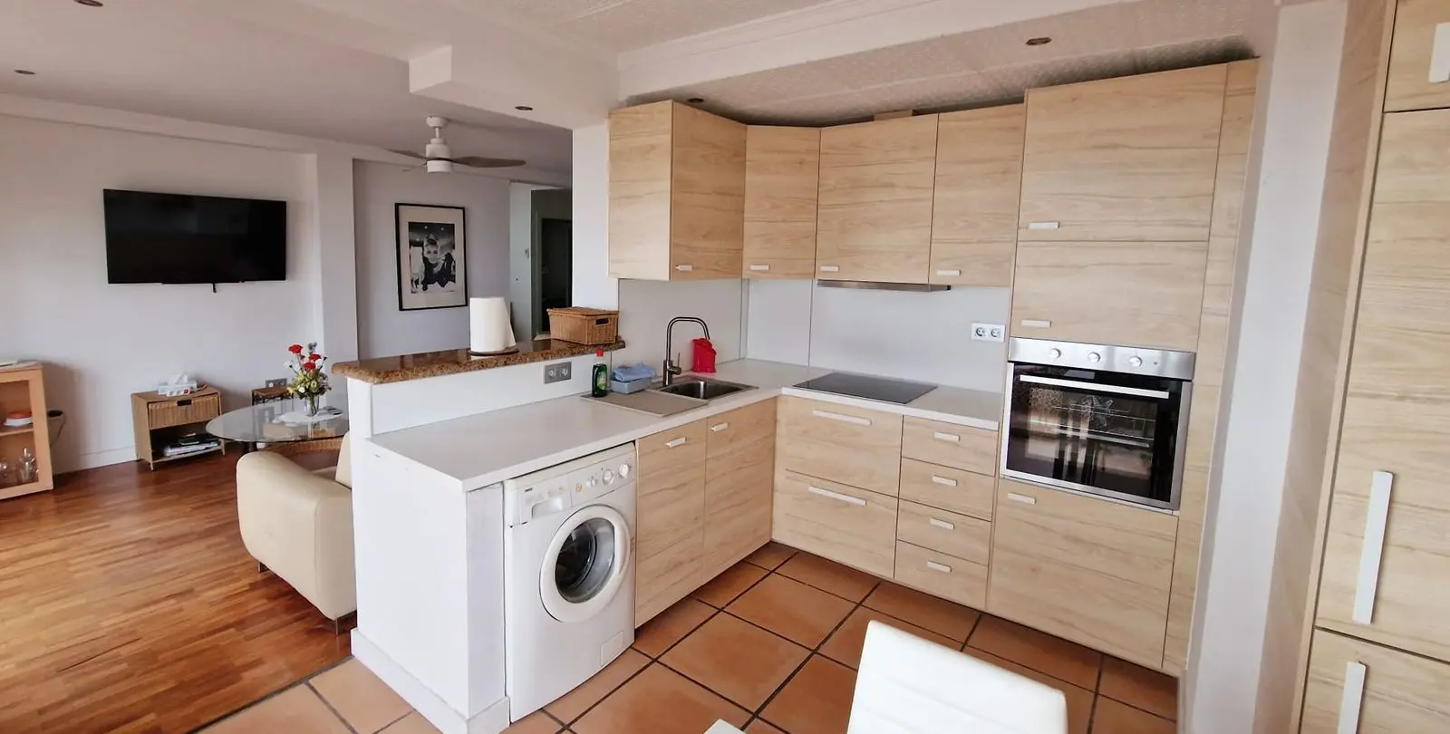 Sale of middle floor apartment in Estepona 4