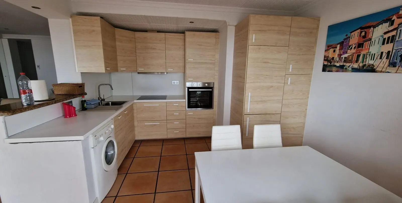 Sale of middle floor apartment in Estepona 5