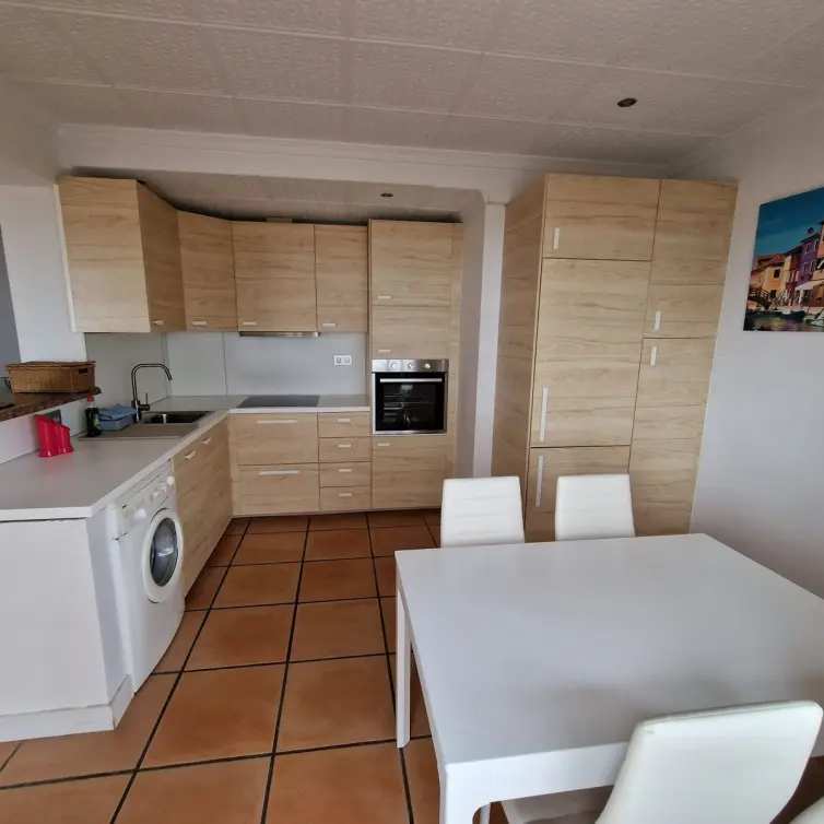 Sale of middle floor apartment in Estepona