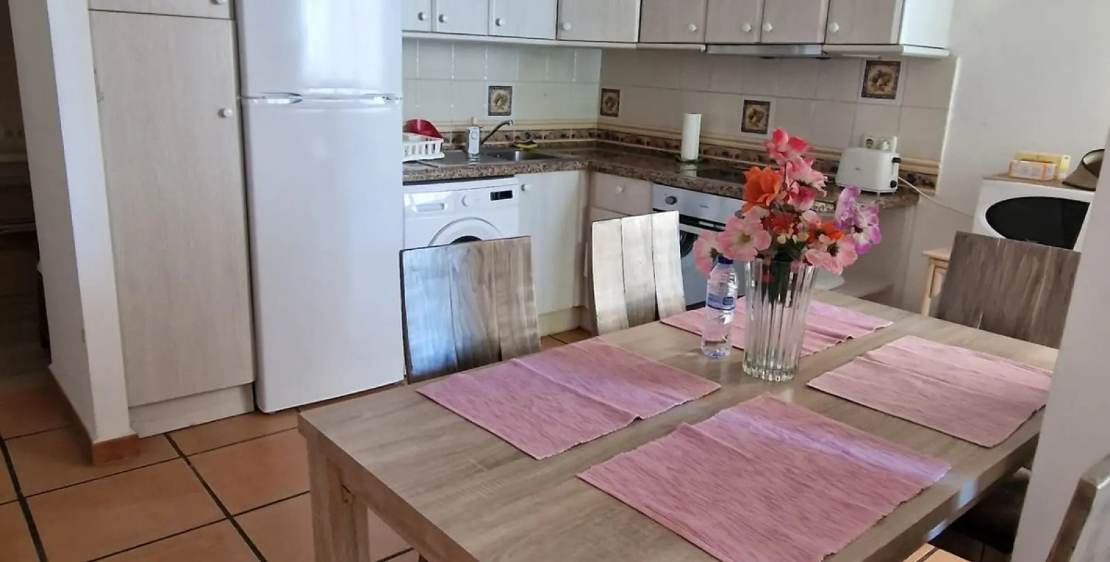 Sale of middle floor apartment in Estepona 11