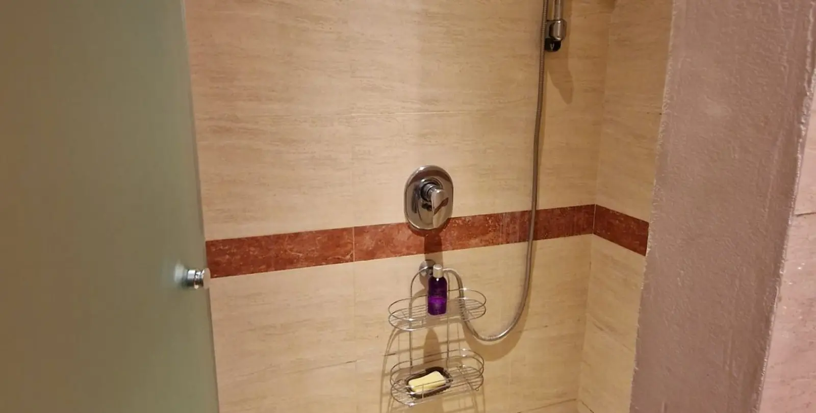 Sale of middle floor apartment in Estepona 17