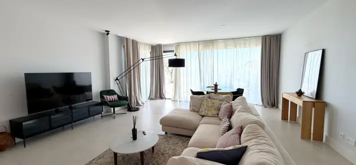 Sale of middle floor apartment in La Quinta 0