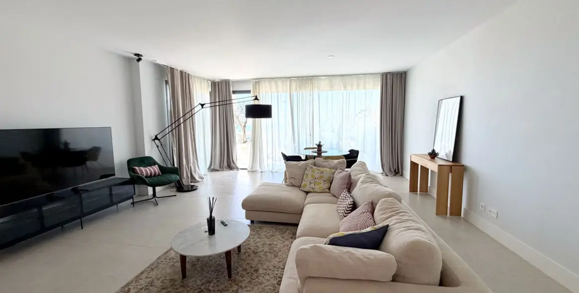 Sale of middle floor apartment in La Quinta 5