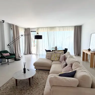 Sale of middle floor apartment in La Quinta