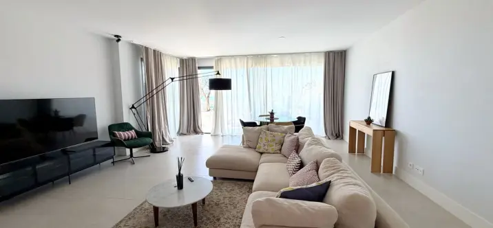 Sale of middle floor apartment in La Quinta 4