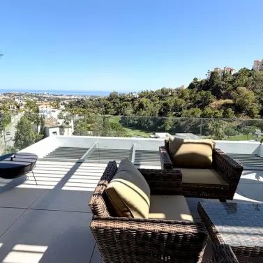 Sale of middle floor apartment in La Quinta