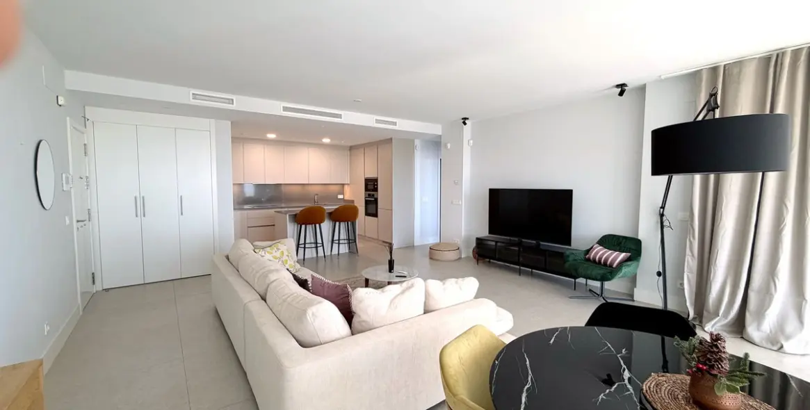 Sale of middle floor apartment in La Quinta 9