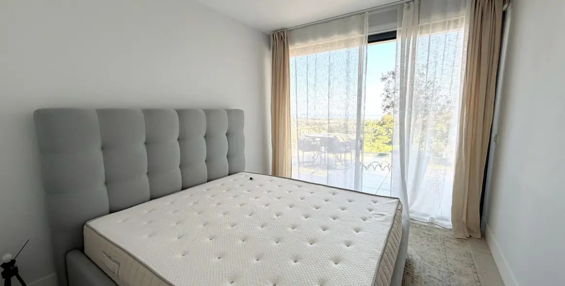 Sale of middle floor apartment in La Quinta 12