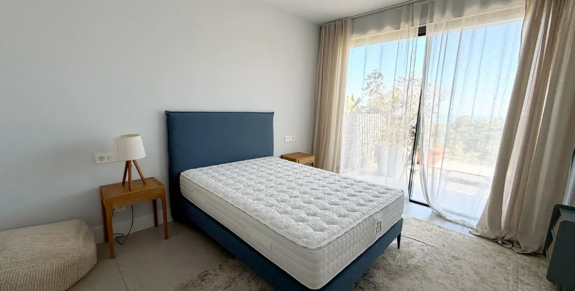 Sale of middle floor apartment in La Quinta 13