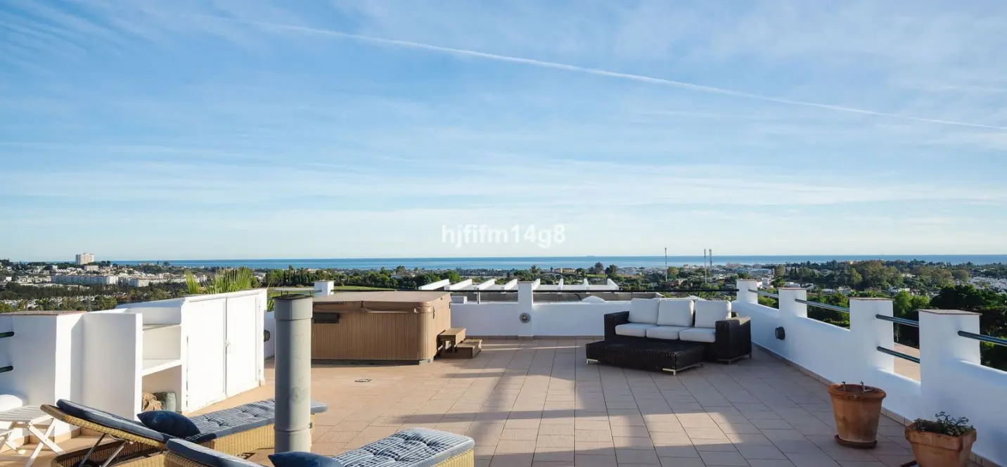 Sale of penthouse duplex in La Quinta 0