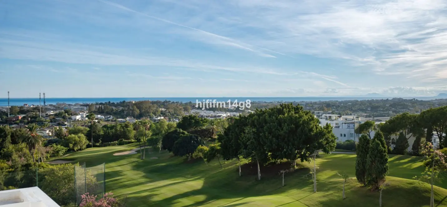 Sale of penthouse duplex in La Quinta 1