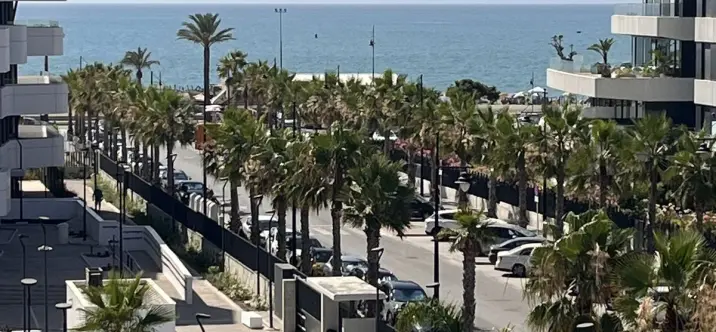 Venta de apartamento en planta media en Los Alamos 0
