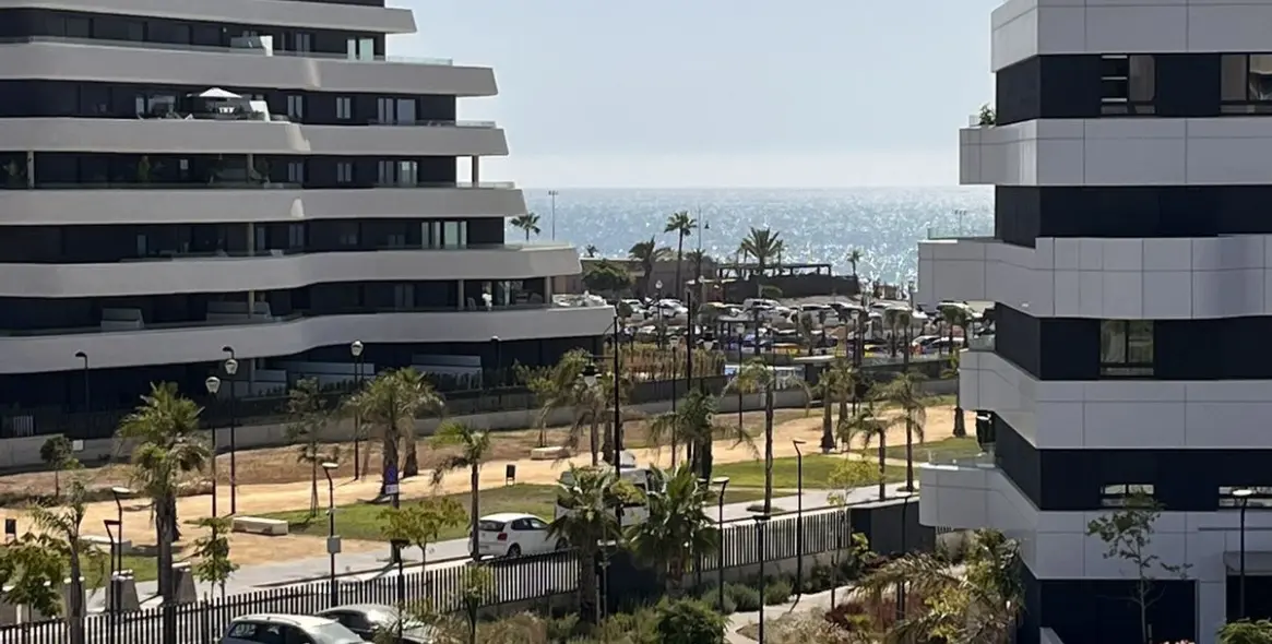 Venta de apartamento en planta media en Los Alamos 4