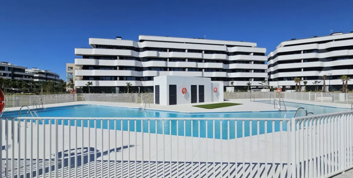 Venta de apartamento en planta media en Los Alamos 8