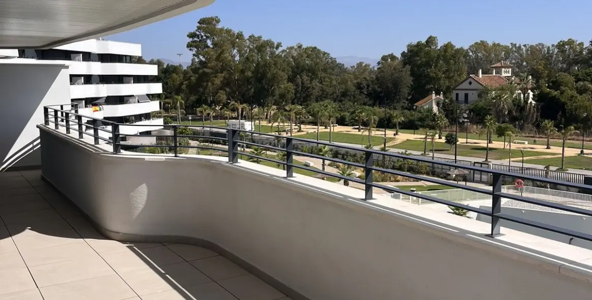 Venta de apartamento en planta media en Los Alamos 12