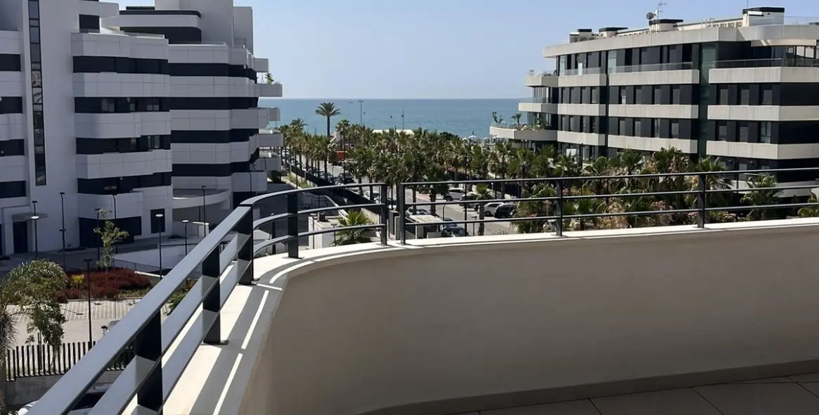 Venta de apartamento en planta media en Los Alamos 16