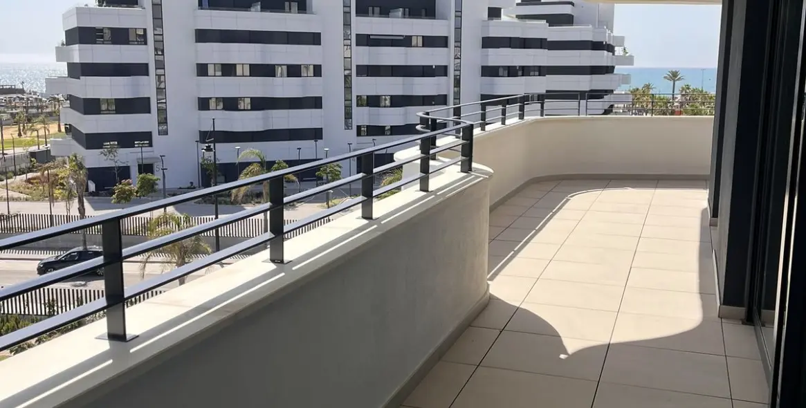 Venta de apartamento en planta media en Los Alamos 18