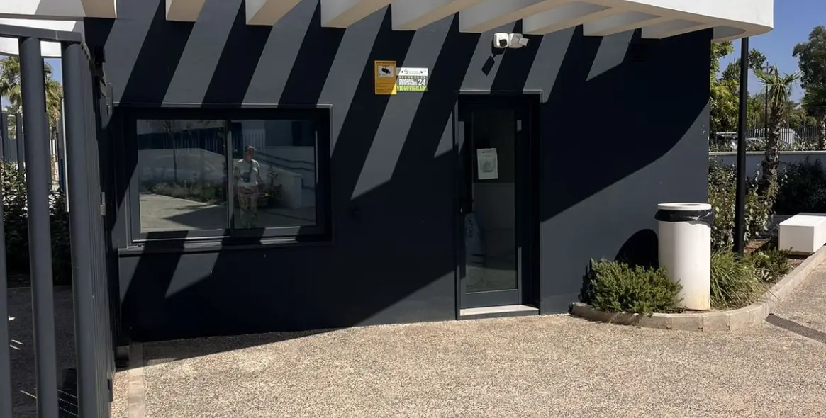 Venta de apartamento en planta media en Los Alamos 70