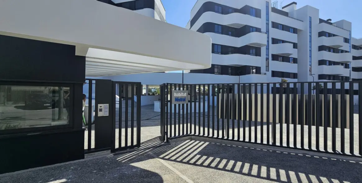 Venta de apartamento en planta media en Los Alamos 72