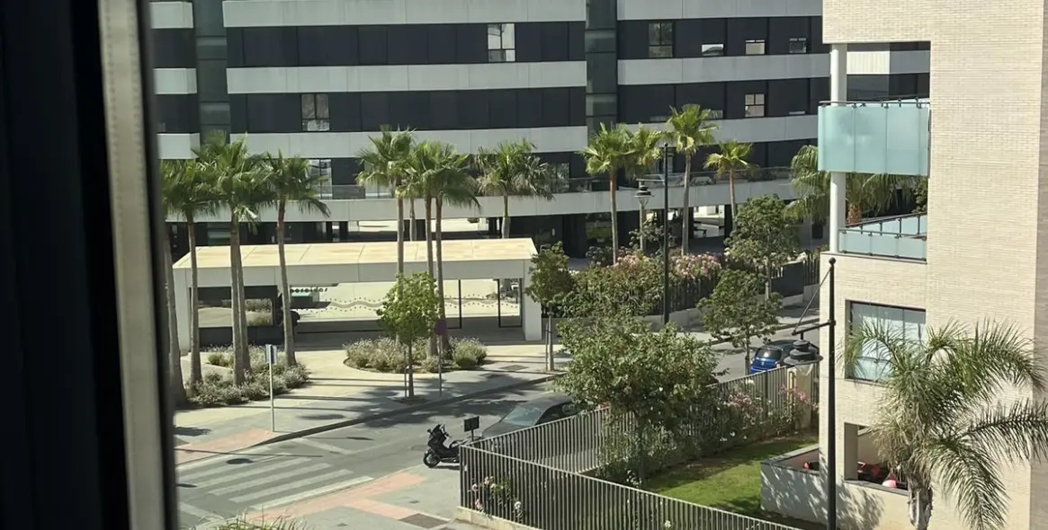 Venta de apartamento en planta media en Los Alamos 76