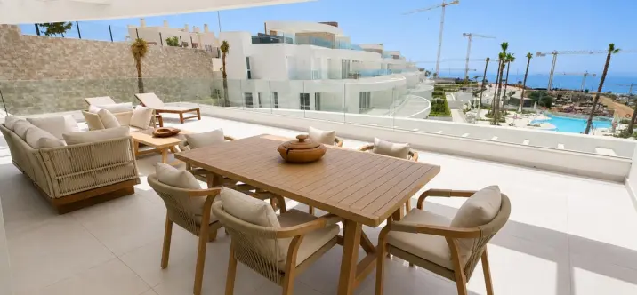 Venta de apartamento en planta media en La Cala de Mijas 1