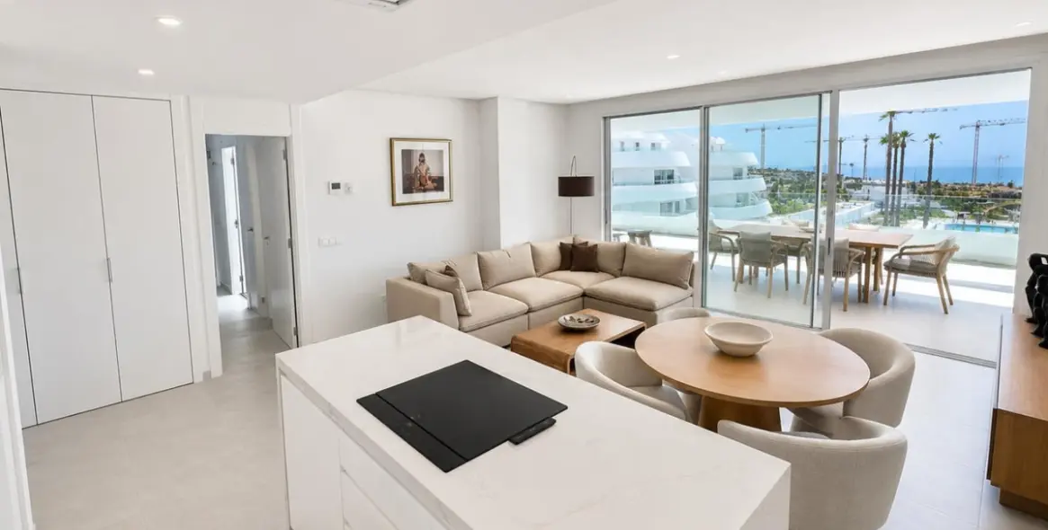 Venta de apartamento en planta media en La Cala de Mijas 3
