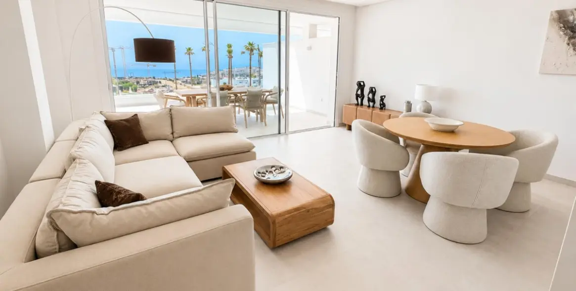Venta de apartamento en planta media en La Cala de Mijas 5